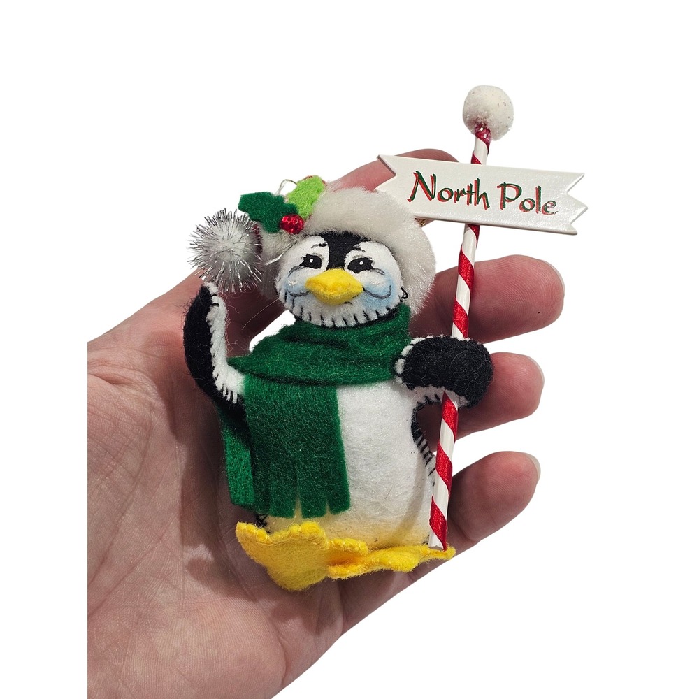 Annalee '08 North Pole Penguin Christmas Ornament Felt Hat Scarf Candy Cane Sign